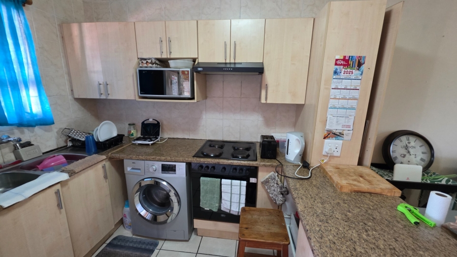 2 Bedroom Property for Sale in Heiderand Western Cape